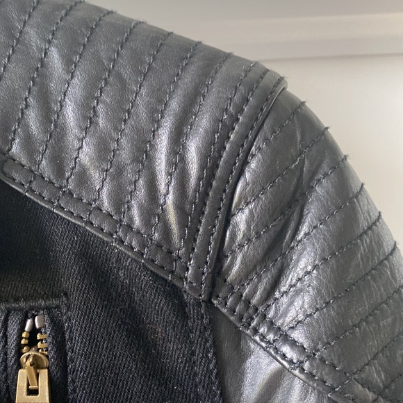 XS authentic Burberry leather jacket. In pristine condition! - Picture 4 of 4